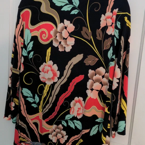 JM Collection petite large polyester top - Picture 4 of 4